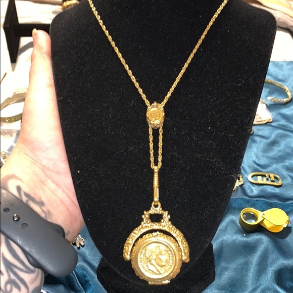 Goldette Napoleon Medallion Lockette with Vintage Aesthetic - Picture 2 of 6